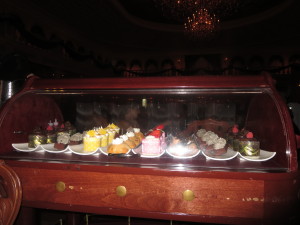 Here is the dessert cart.